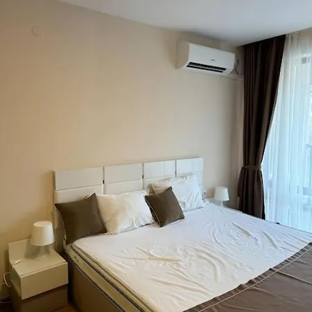 Premier On Seafront Apartment *