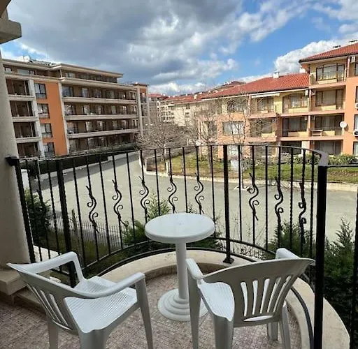 Premier On Seafront * Święty Włas