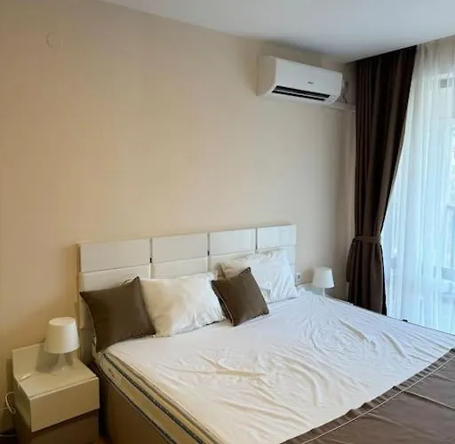 Premier On Seafront Apartament *