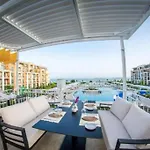 Premier On Seafront Appartement *