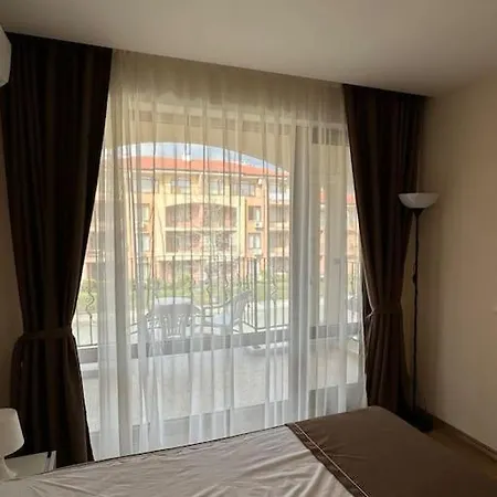 Apartment Premier On Seafront