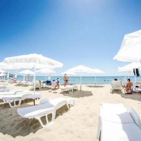 Apartment Premier On Seafront *