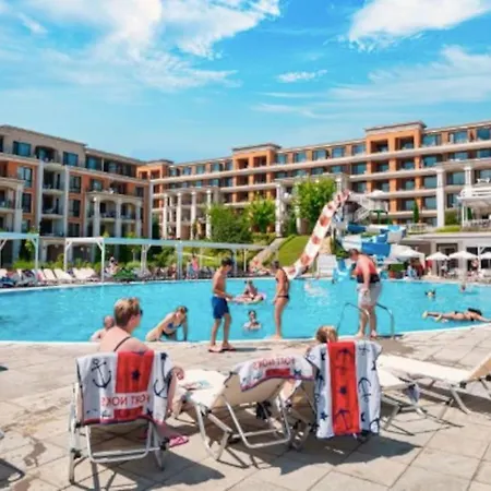 Premier On Seafront Apartment *